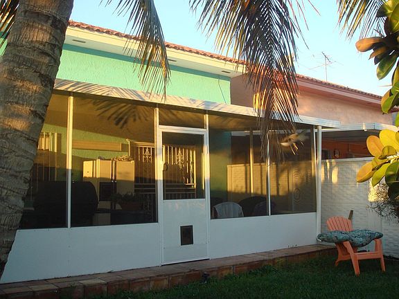 screened sunroom