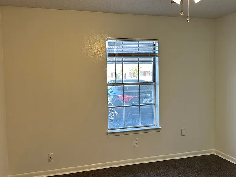 400 Johnson Dr — Photo 35