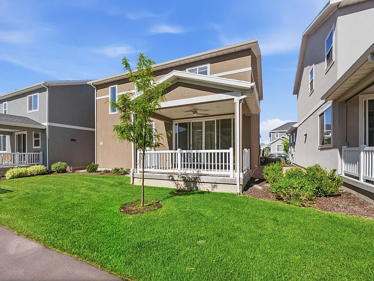 250 N 1630 W — Photo 21