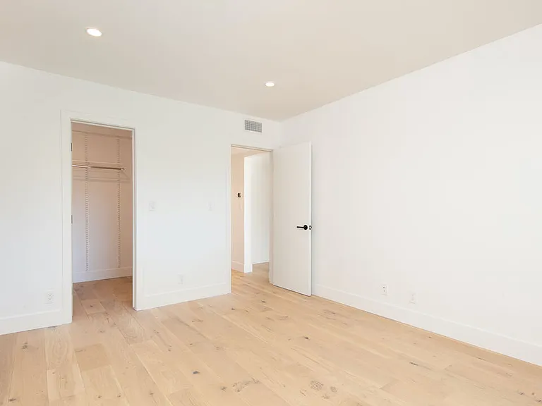 2811 3rd St #8 — Photo 10