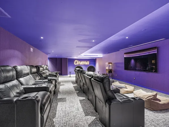 46-30 Center Boulevard image 20 of 31