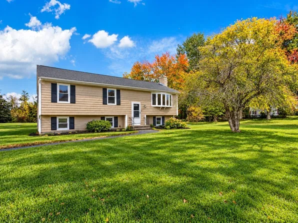 60 Sheldonville Rd, North Attleboro, MA 02760