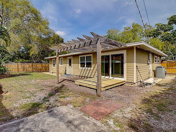 3rd image of 2870 Sequoia Ln