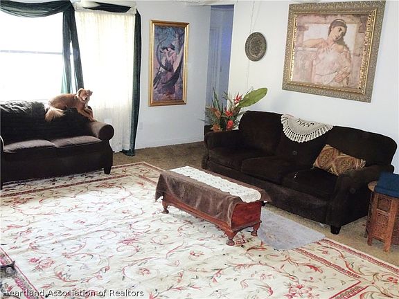 3rd image of 306 Nichele Blvd