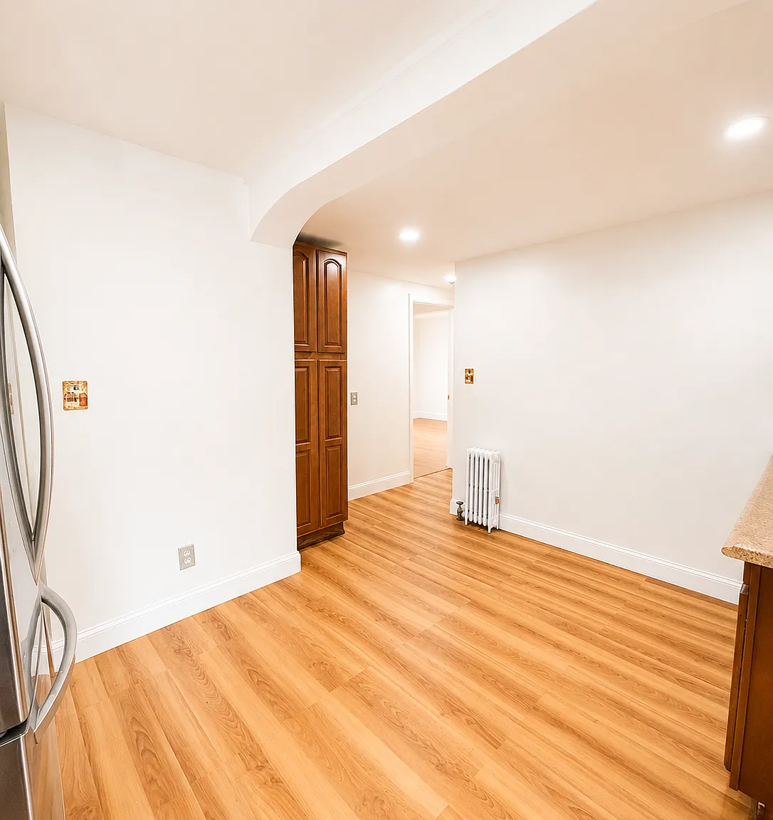 3 bed, 1.5 bath, 1400 sqft, $3,100 — Photo 2