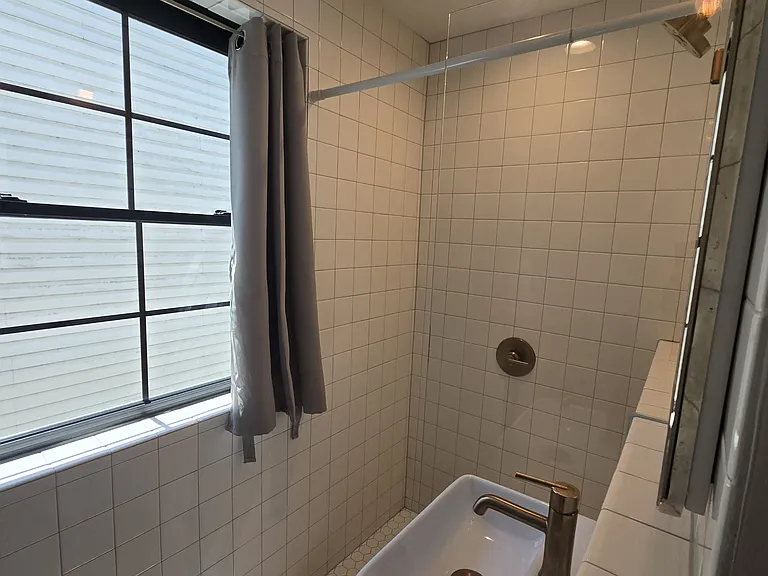 1401 Charles St #B — Photo 12