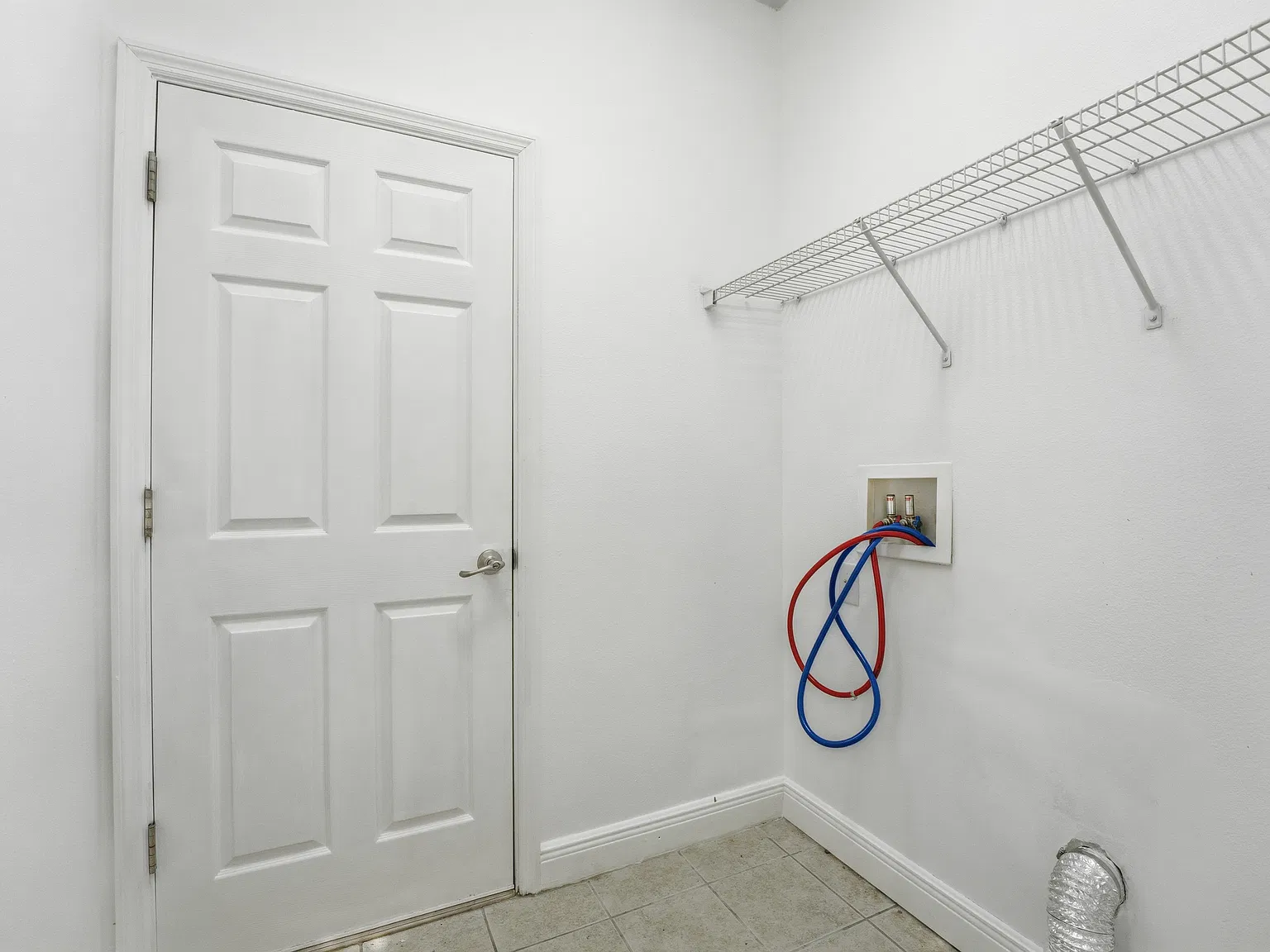 3 bed, 1929 sqft, $2,650 — Photo 4