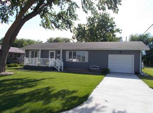 503 N B St, Edgar, NE 68935
