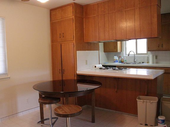 4th image of 345 Avila Ct