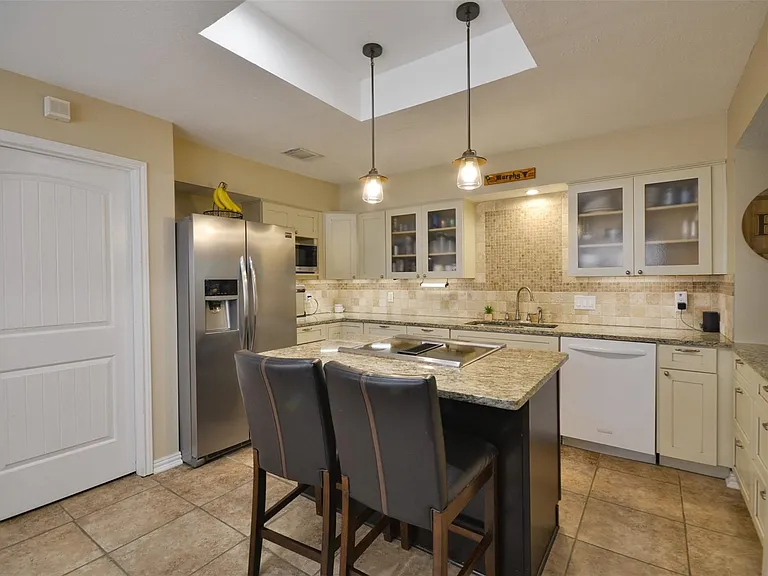 3218 Lake Stream Dr — Photo 20