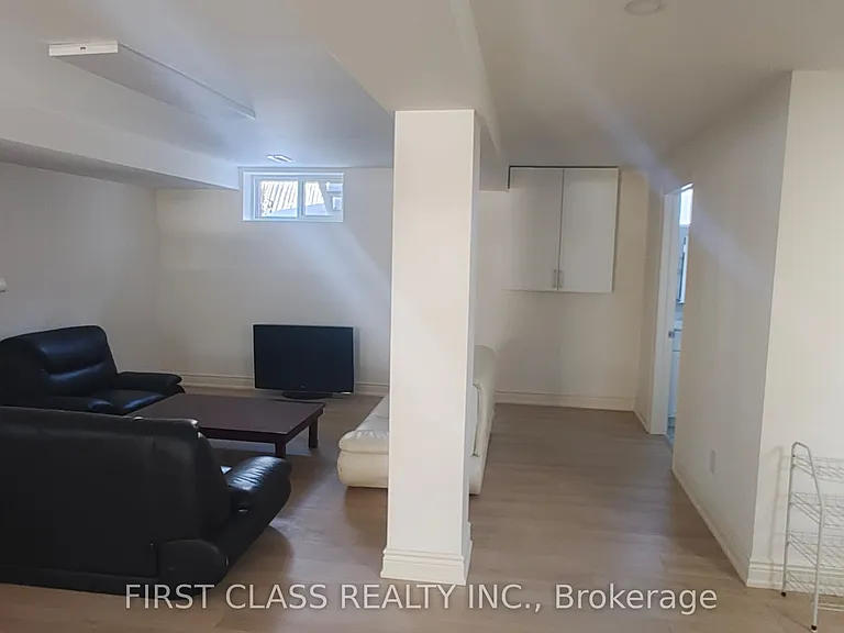 1 Ottawa Ct — Photo 8