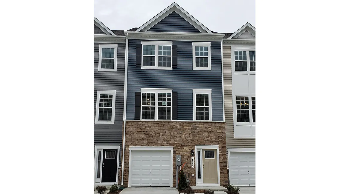 1758 Red Fox Trl photo 1