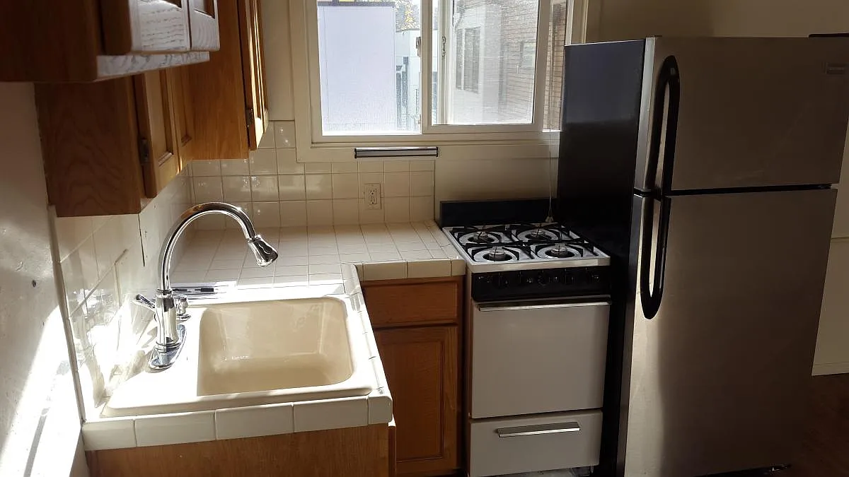 Studio, 300 sqft, $1,195 — Photo 2