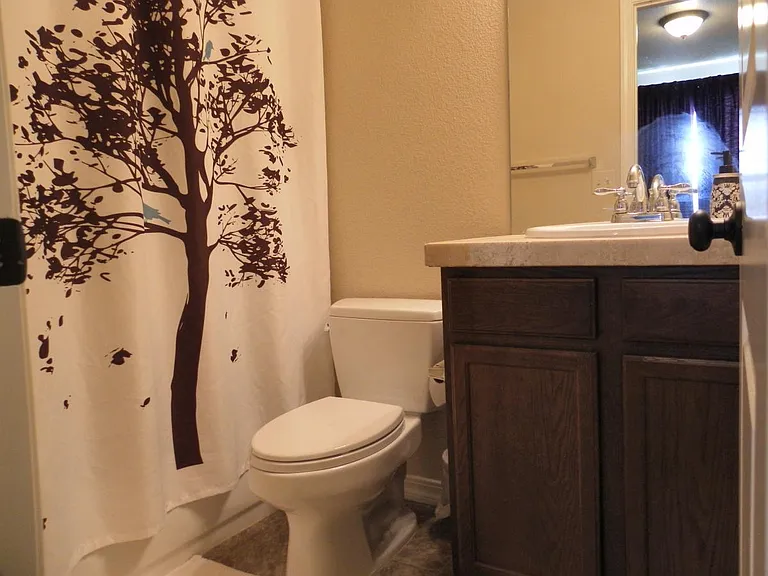 2nd bedroom bathroom