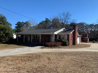 621 S Main St, Kenansville, NC 28349