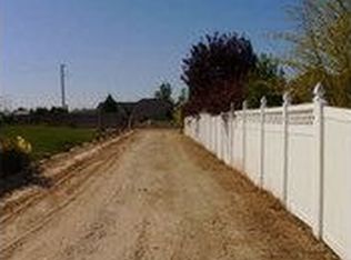 460 Aurora Dr, Nampa, ID 83686
