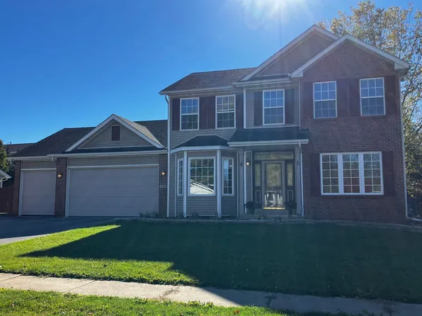 4503 Woodcliff Ln, Roscoe, IL 61073