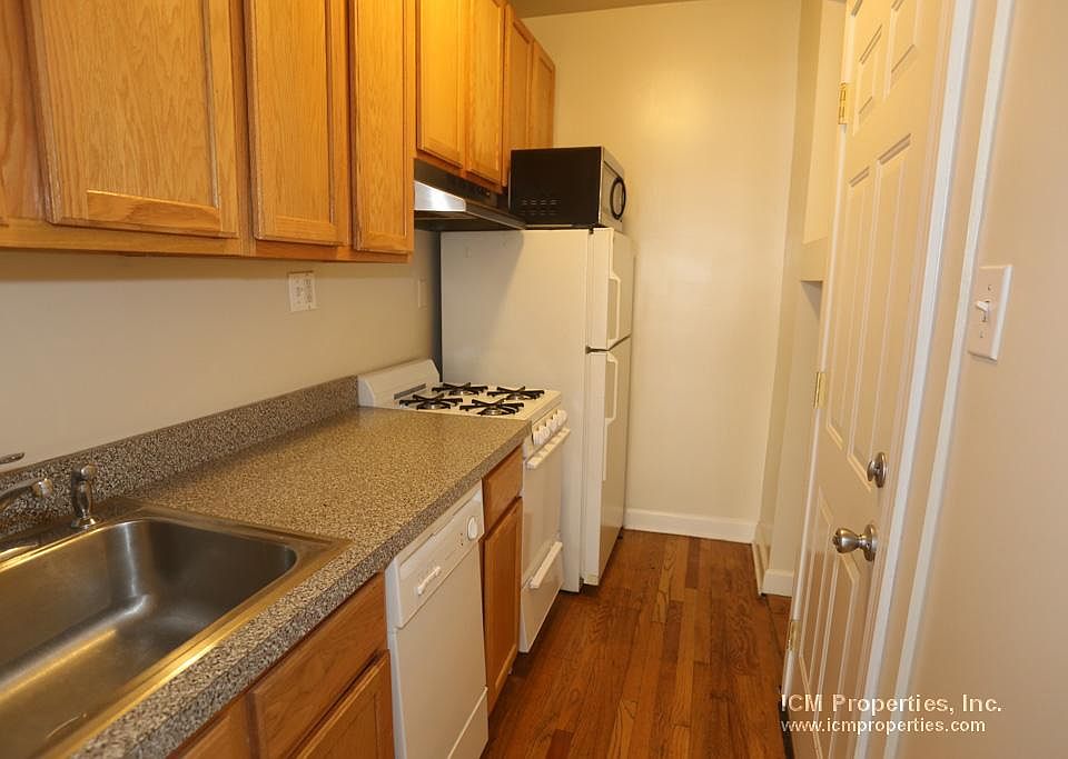 1st image of 3912 N Paulina St #3W