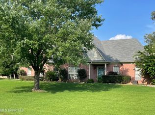 5486 Hurt Rd, Horn Lake, MS 38637