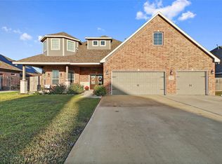 719 Cold Spring Dr, Baytown, TX 77523