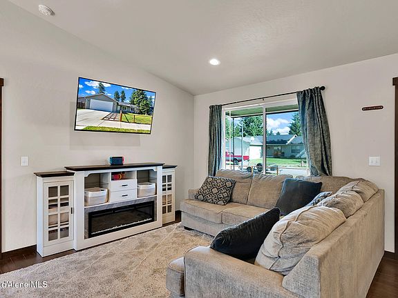 3rd image of 5802 W Joss Ln