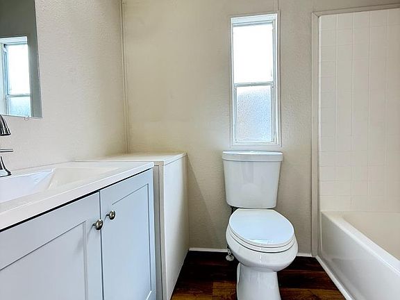 5th image of 111 El Crystal Dr #111