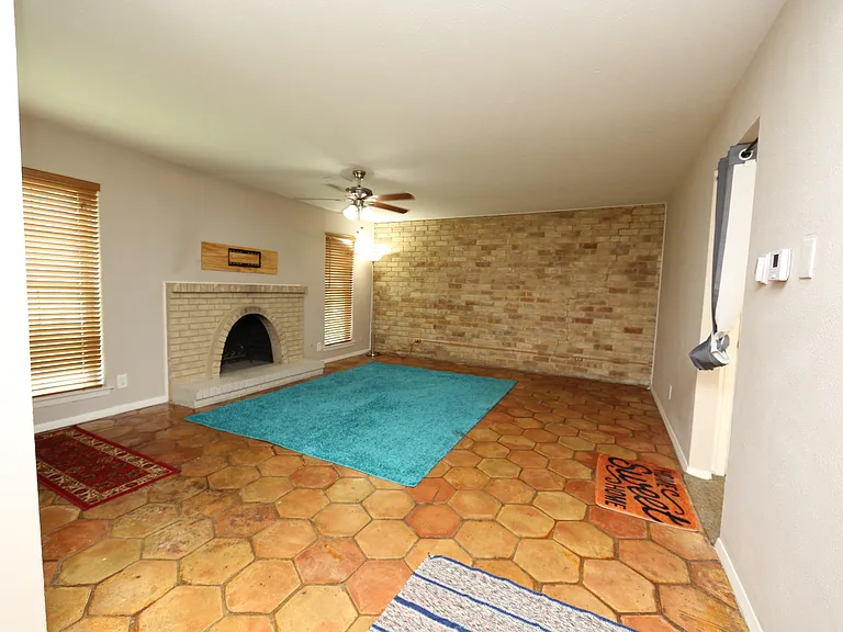 7727 Meadow Park Dr #111 — Photo 14