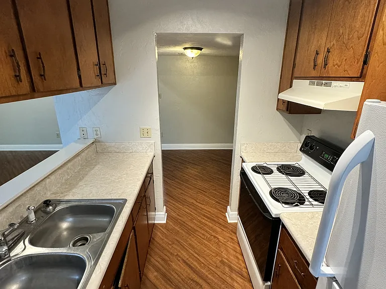 1211 Stone Greene St — Photo 14