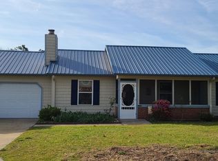 302 Dayrell Dr, Hubert, NC 28539