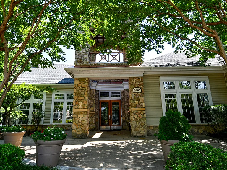 5121 Travis Edward Way #J — Photo 28