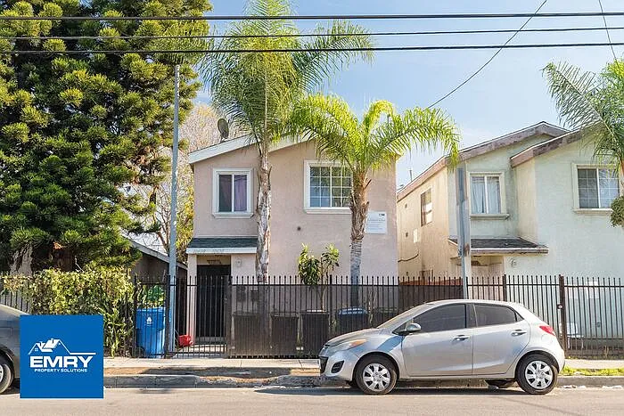 3 bed, 2.0 bath, 1250 sqft, $2,999 — Photo 1