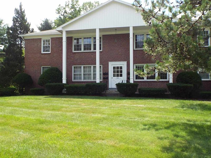 2nd image of 558 DELAWARE Avenue