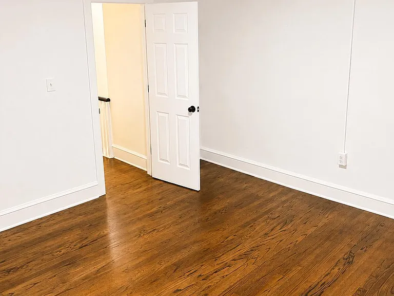 519 S Jackson St — Photo 11