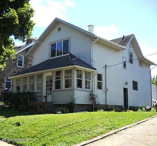 1st image of 34 Caledonia St NE