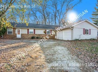 5845 Christie Ave SE, Kentwood, MI 49508