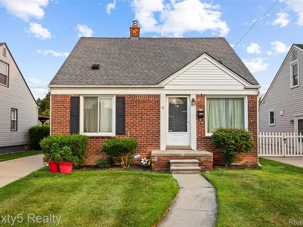 2004 Chestnut St, Dearborn, MI 48124