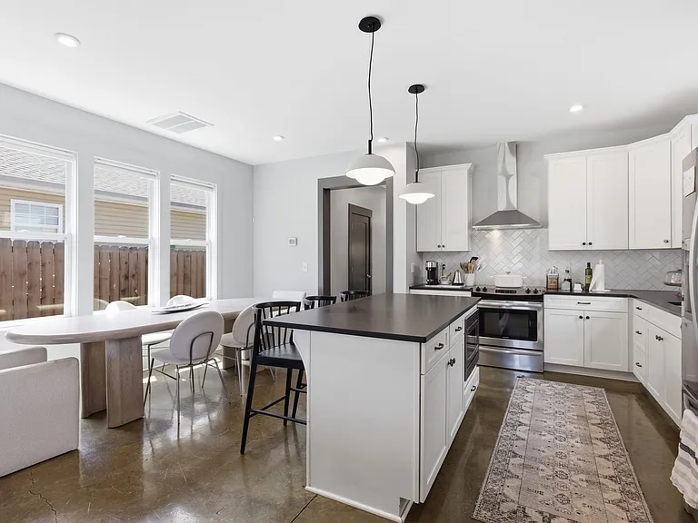 1608 16th Ave N — Photo 13