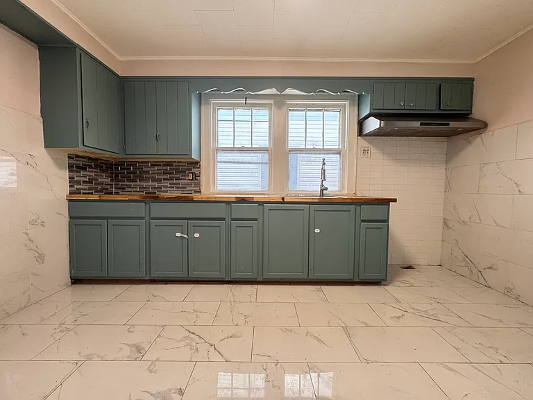 632 Lisbon Ave #1 — Photo 9