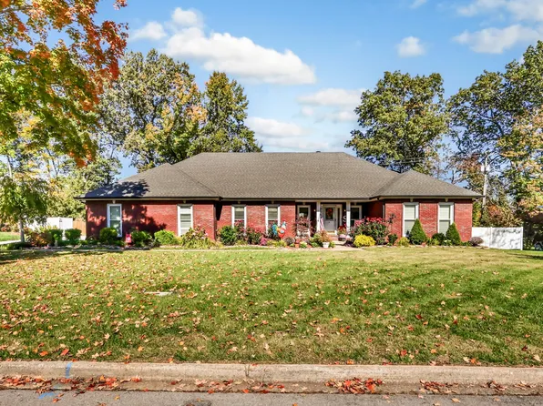 322 Longwood Ct, Clarksville, TN 37043