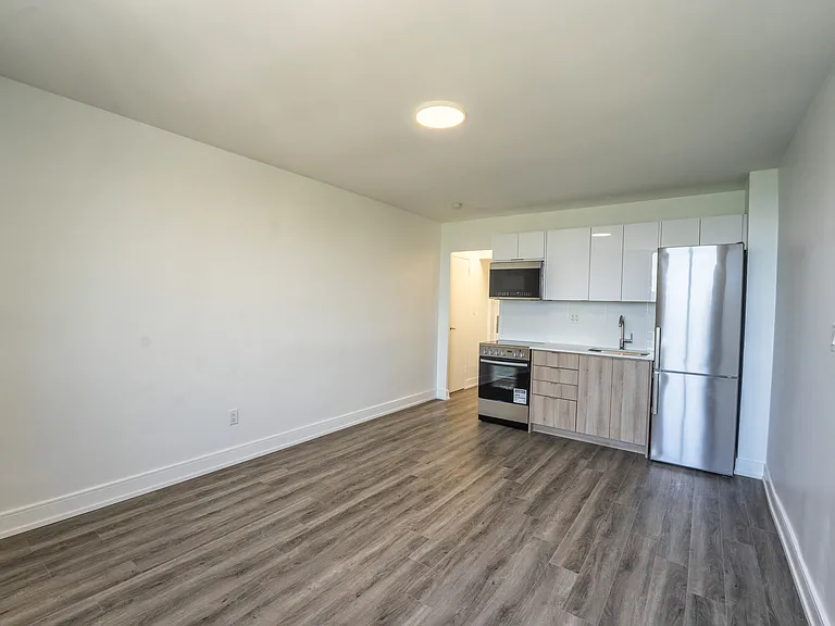 90 Eastdale Ave — Photo 18
