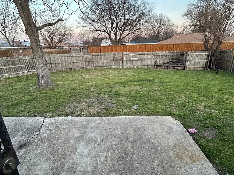 2746 Town North Dr — Photo 2