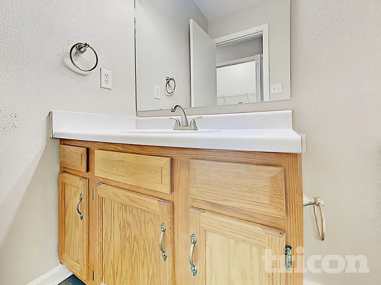 1697 Willowview Ln — Photo 12
