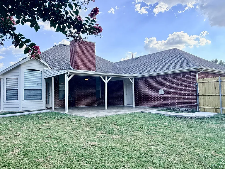 301 Mimosa Dr — Photo 17