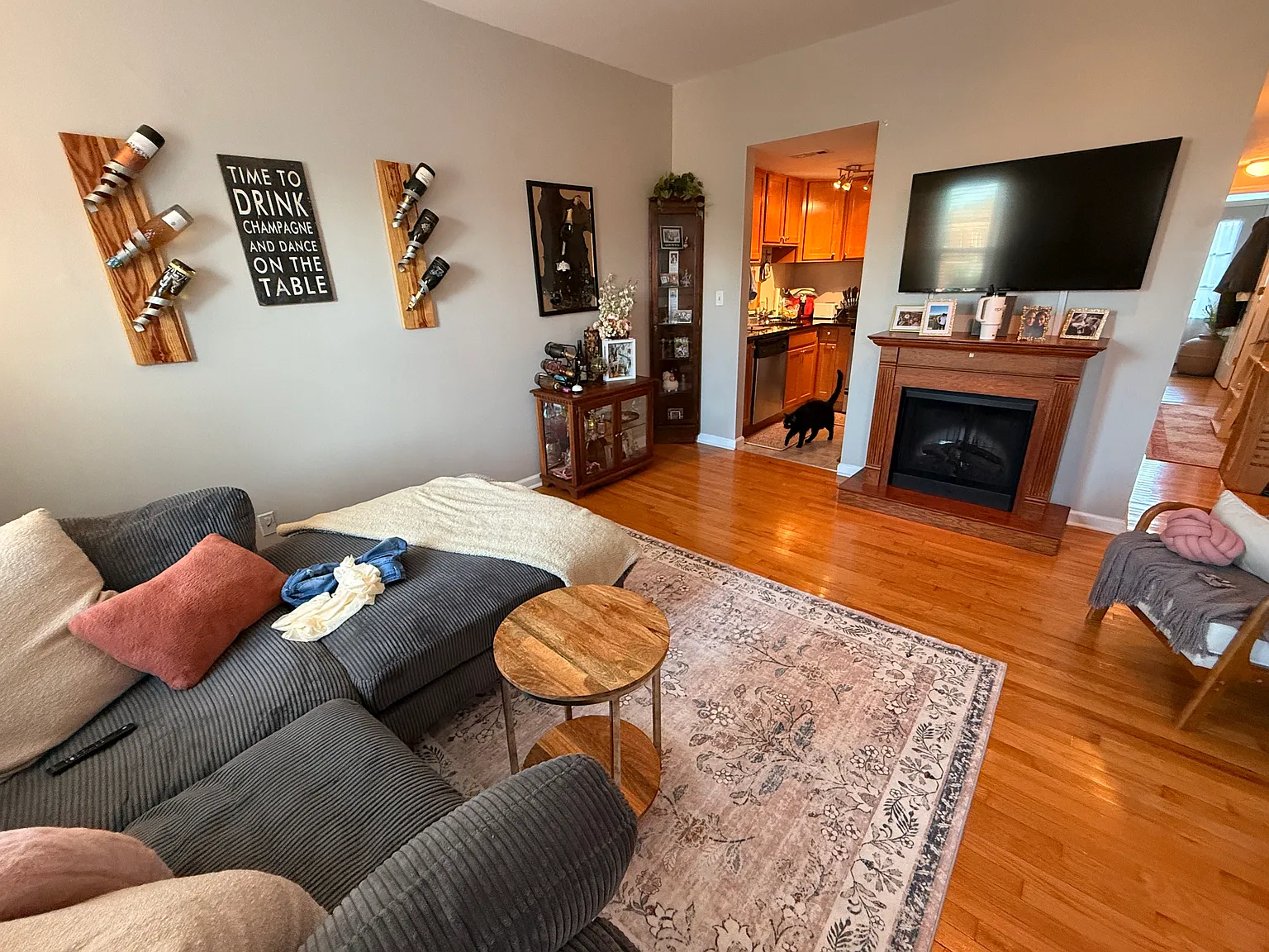 708 Soulard St — Photo 2