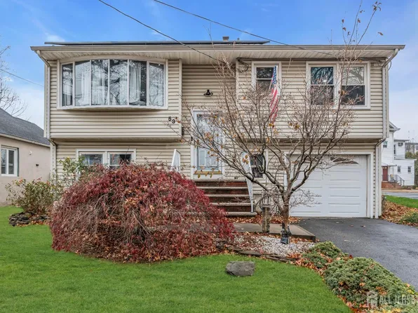 53 Melbourne Ct, Woodbridge, NJ 07095