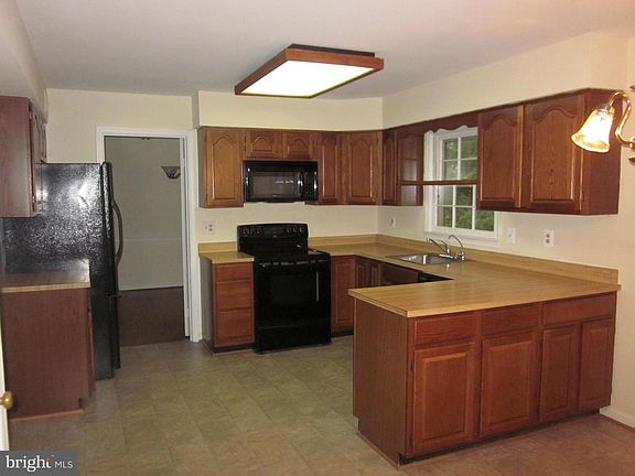 2nd image of 4410 Berwick Pl