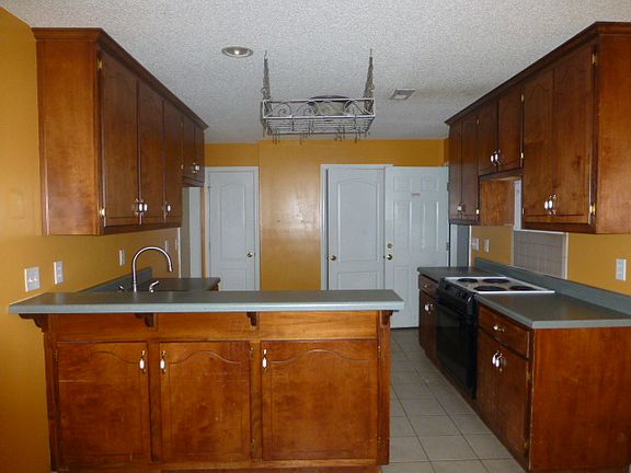 3rd image of 101 Tanner Cove Cir