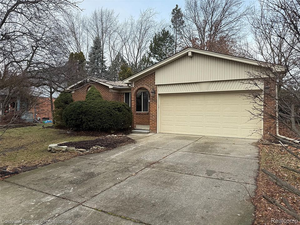 1st image of 47071 Savannah Dr