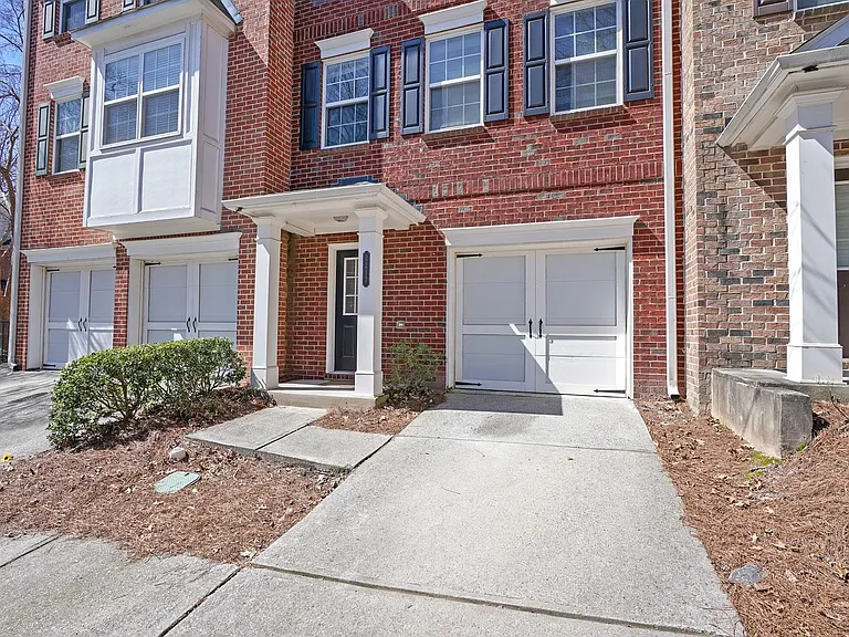 2217 Landing Walk Dr — Photo 3