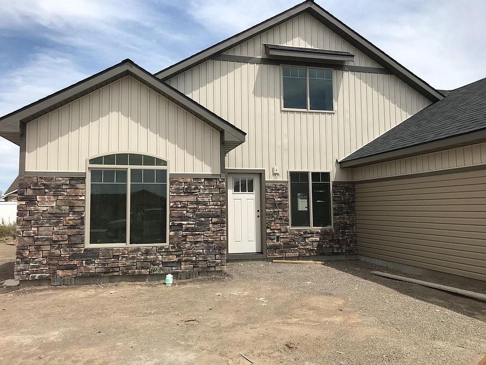 2nd image of 1014 Soren Way